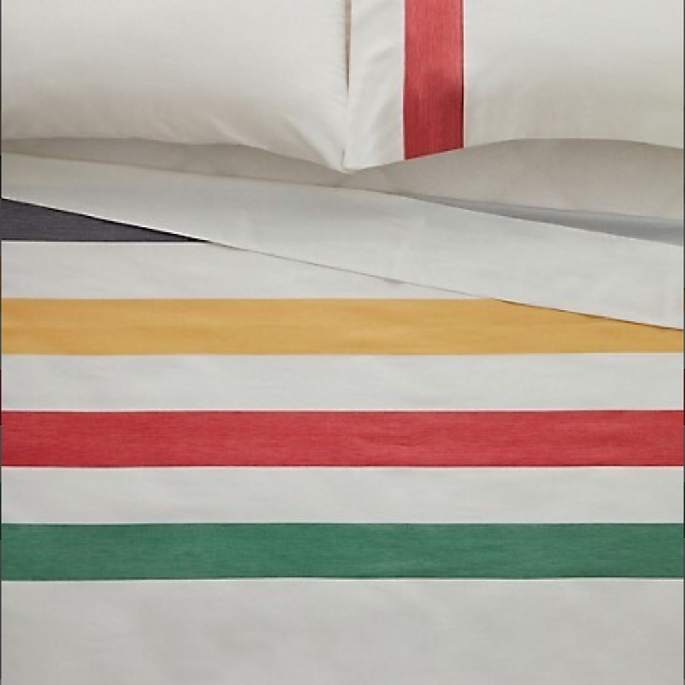 Hudson’s Bay Company HBC Signature Sateen Cotton Twin Sheet Set